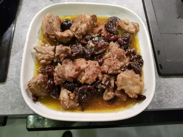 Tajine d'agneau aux pruneaux et amandes